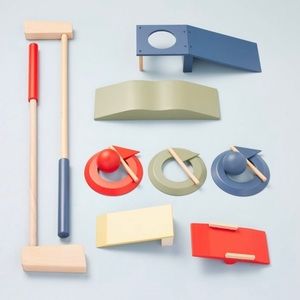 Hearth and Hand with Magnolia Kids’ Outdoor 15pcs Golf Game Playset